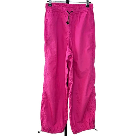 Aritzia TNA Parachute Cargo Wind Pants  Size XS Hot Pink Toggle Waist Joggers - Picture 1 of 13
